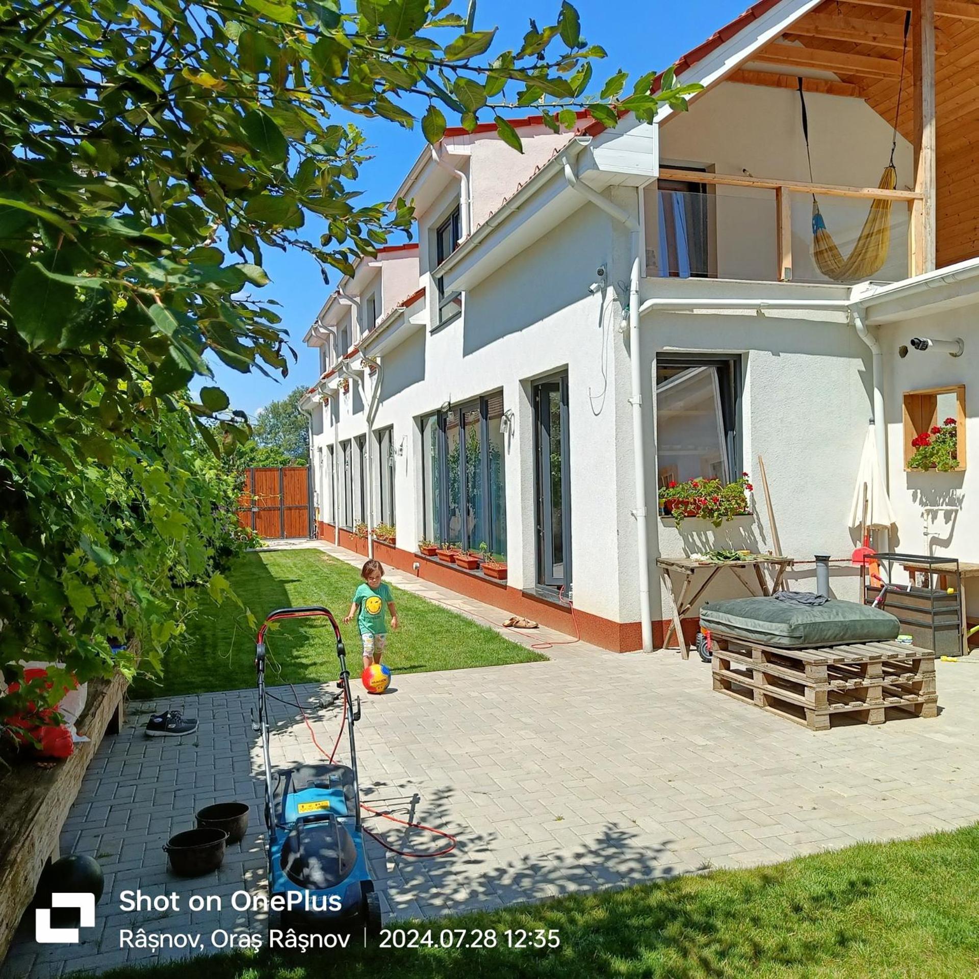 Imperfect House Hotel Rîşnov Ngoại thất bức ảnh